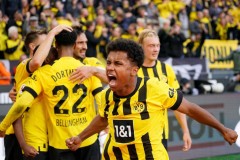 皇马6000万欧追德甲射手，巴萨盯英超铁闸锁定拉师傅续约指日可待