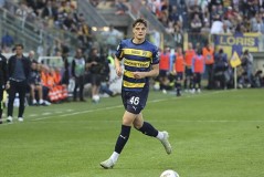 意甲动态一览：阿莱格里给莱奥新角色，国米强烈追逐18岁潜力新星