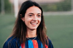 双冠加冕！巴萨女足蝉联环足奖最佳球队，邦马蒂三连庄书写女足传奇