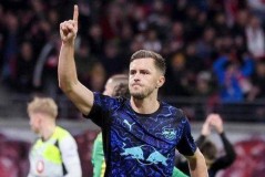 一场2-2，上演补时绝平，德甲第二掉链子，被拜仁甩开，争冠悬了