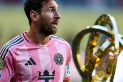 欧冠和国际足联主席都发文好评梅西！