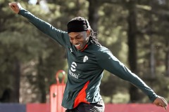 8球2助攻！米兰要价8000万欧元，曝阿森纳有意莱奥，阿尔特塔再签射手